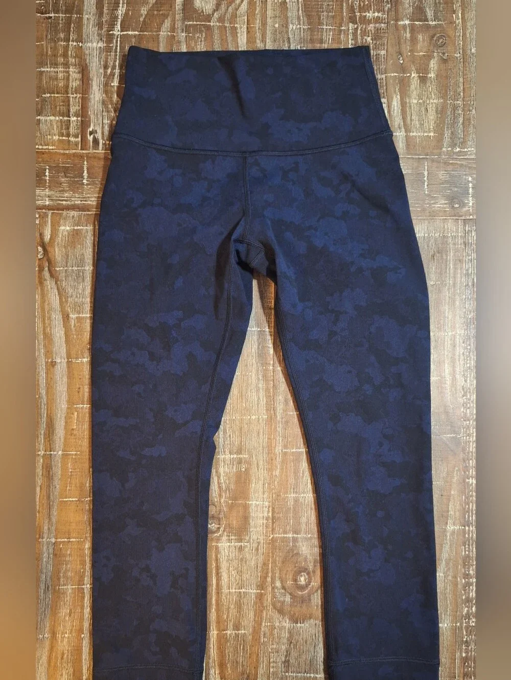 Lululemon Capri Leggings Womens Size 4 Athletic Workout‎ Black/Blue Logo